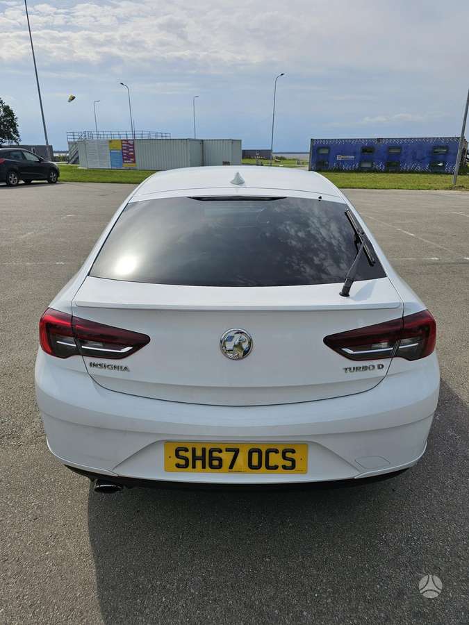 Opel Insignia, 2.0 l., Седан