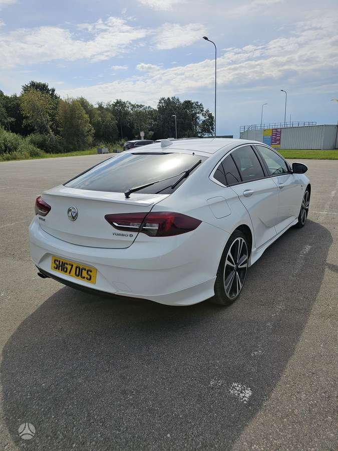 Opel Insignia, 2.0 l., Седан