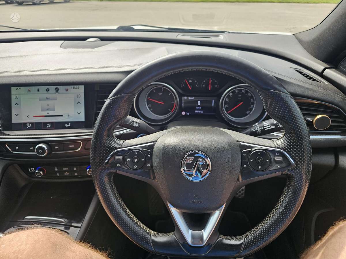 Opel Insignia, 2.0 l., Седан