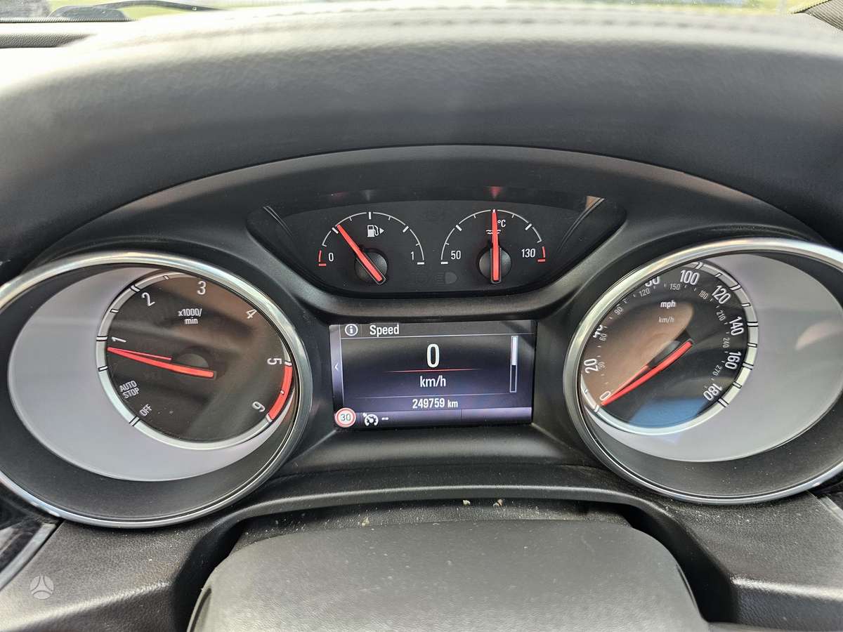 Opel Insignia, 2.0 l., Седан