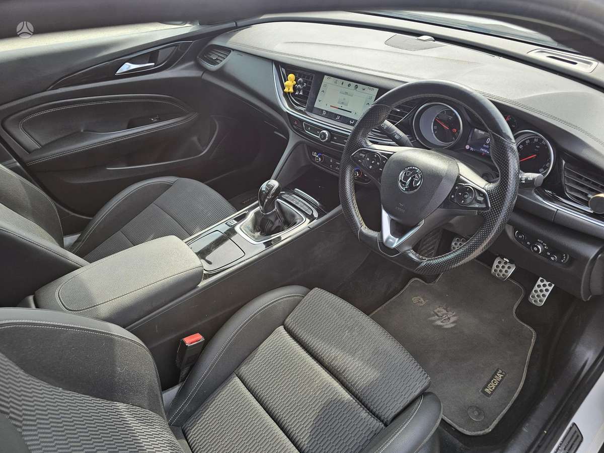 Opel Insignia, 2.0 l., Седан