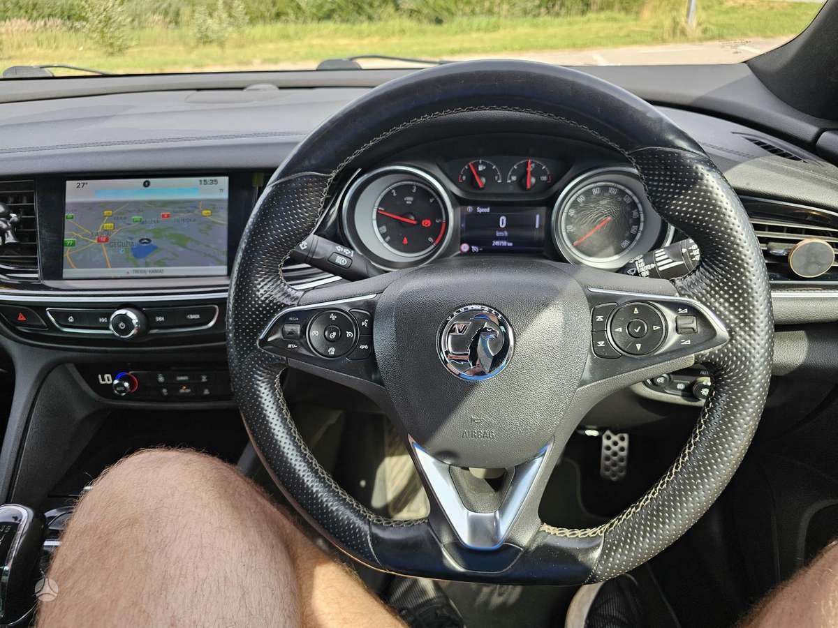 Opel Insignia, 2.0 l., Седан