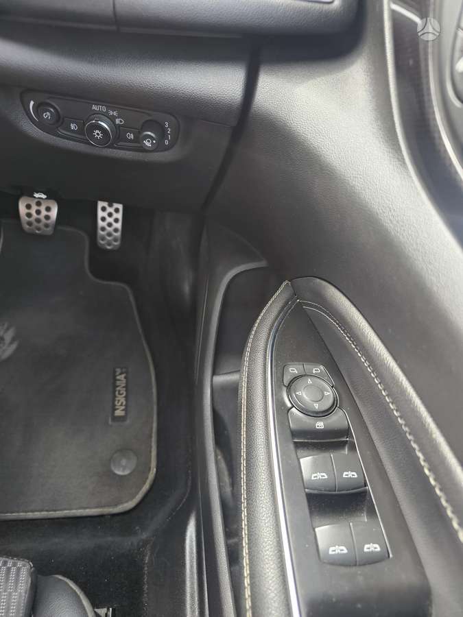 Opel Insignia, 2.0 l., Седан