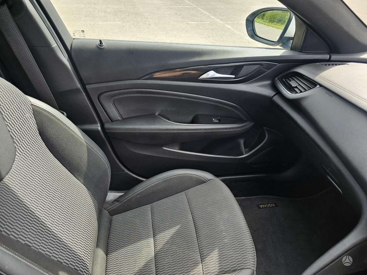 Opel Insignia, 2.0 l., Седан