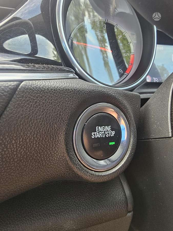 Opel Insignia, 2.0 l., Седан