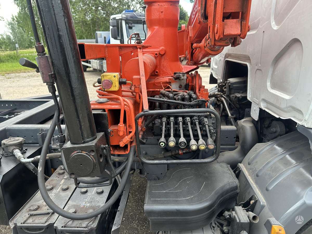 DAF AE 45 LF, savivarčiai su kranu