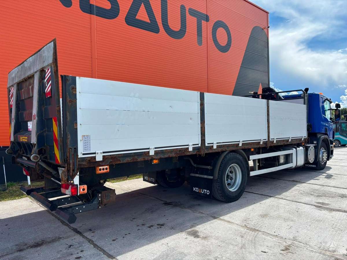 Scania P 320 4x2, su kranu