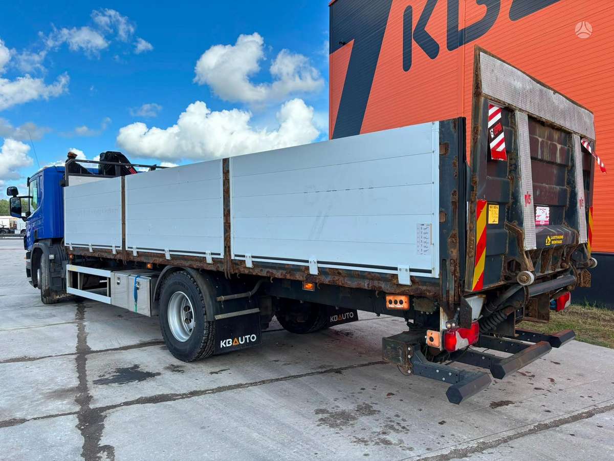 Scania P 320 4x2, с краном