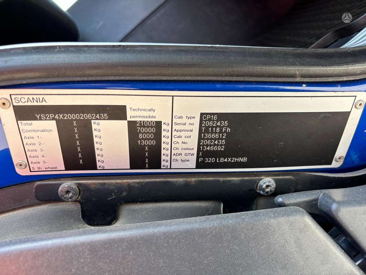 Scania P 320 4x2, su kranu