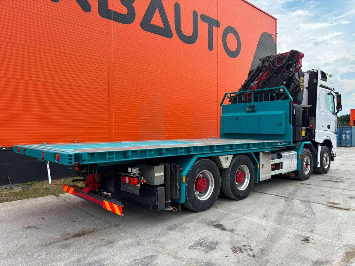 Mercedes-Benz Arocs 3258 8x4, single sleeper