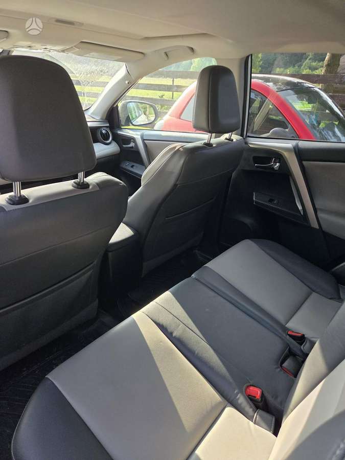 Toyota RAV4 - 12