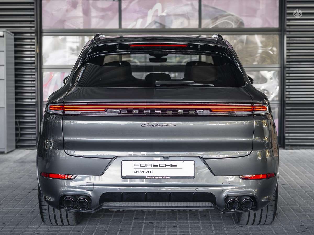 Porsche Cayenne - 4