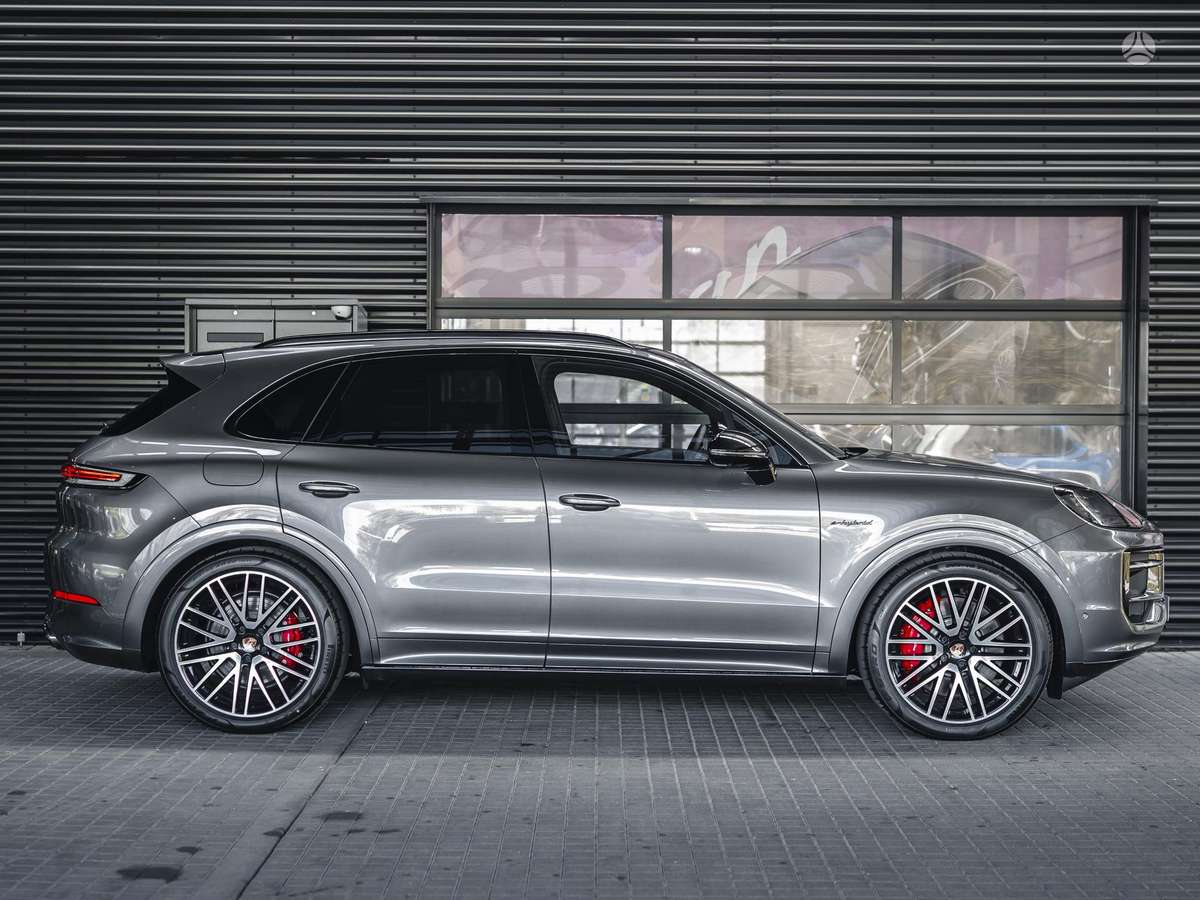 Porsche Cayenne - 6