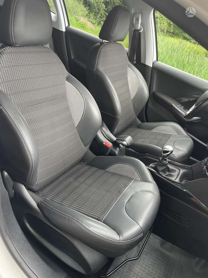 Peugeot 2008, 1.6 l., Универсал