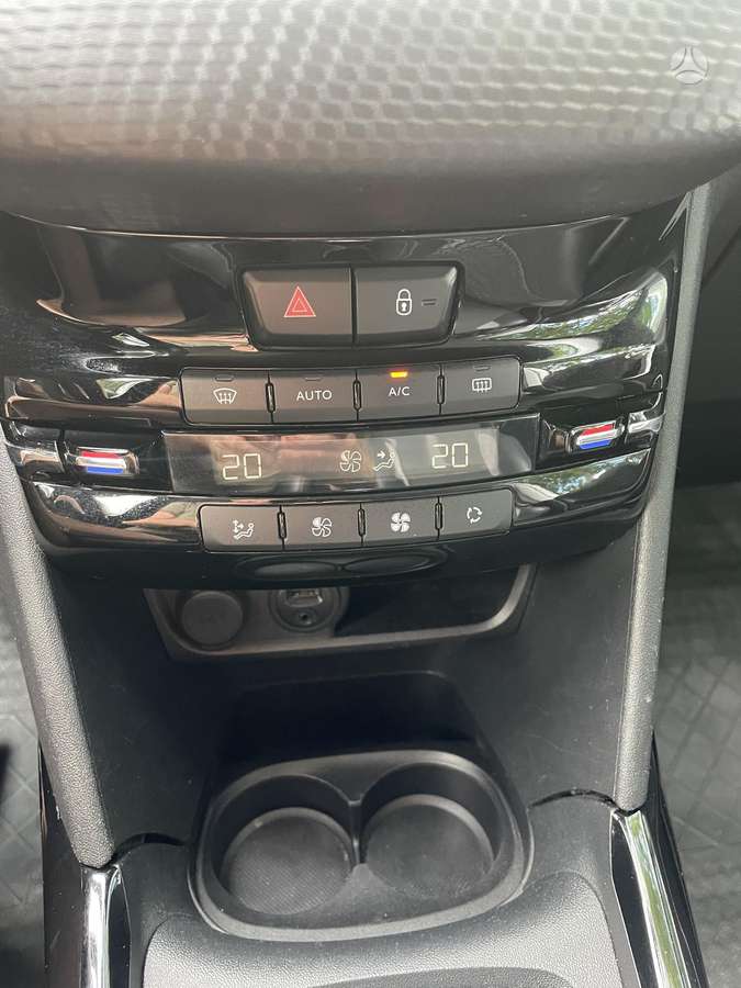 Peugeot 2008, 1.6 l., Универсал