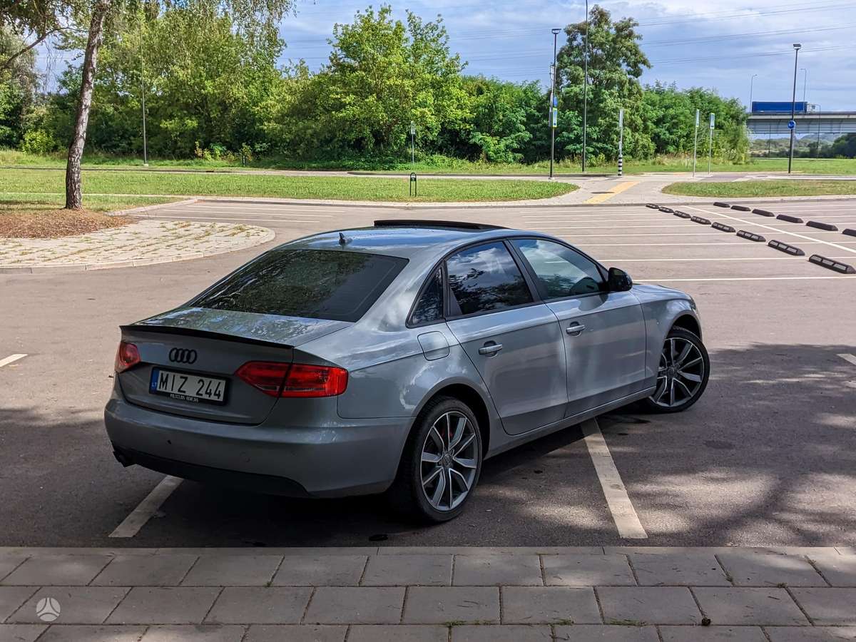Audi A4, 1.8 l., Седан