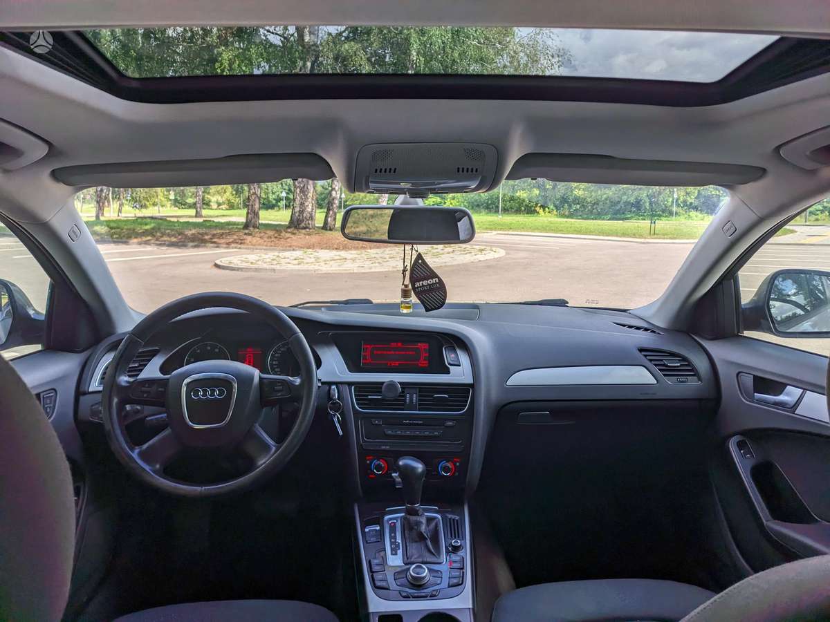 Audi A4, 1.8 l., Седан