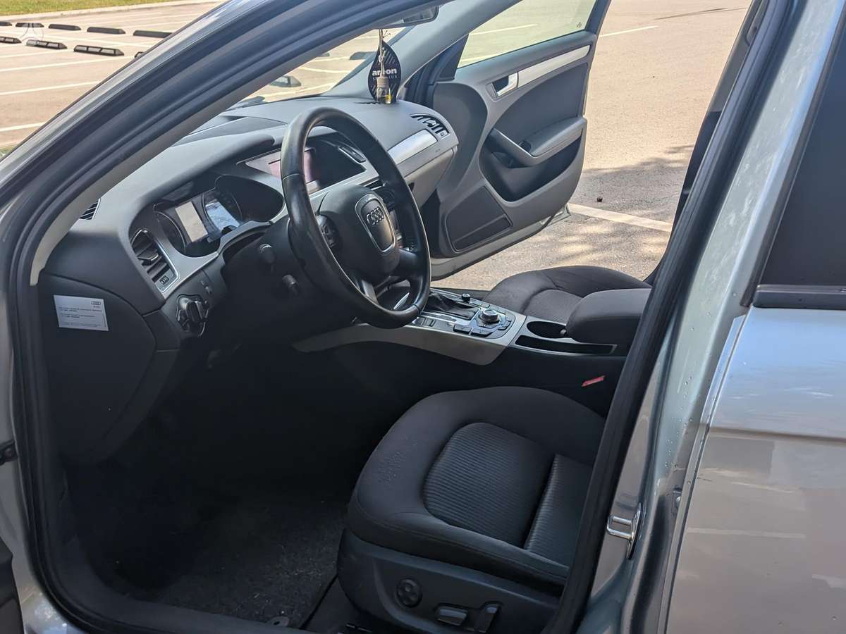 Audi A4, 1.8 l., Седан