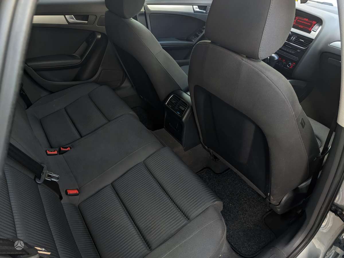 Audi A4, 1.8 l., Седан