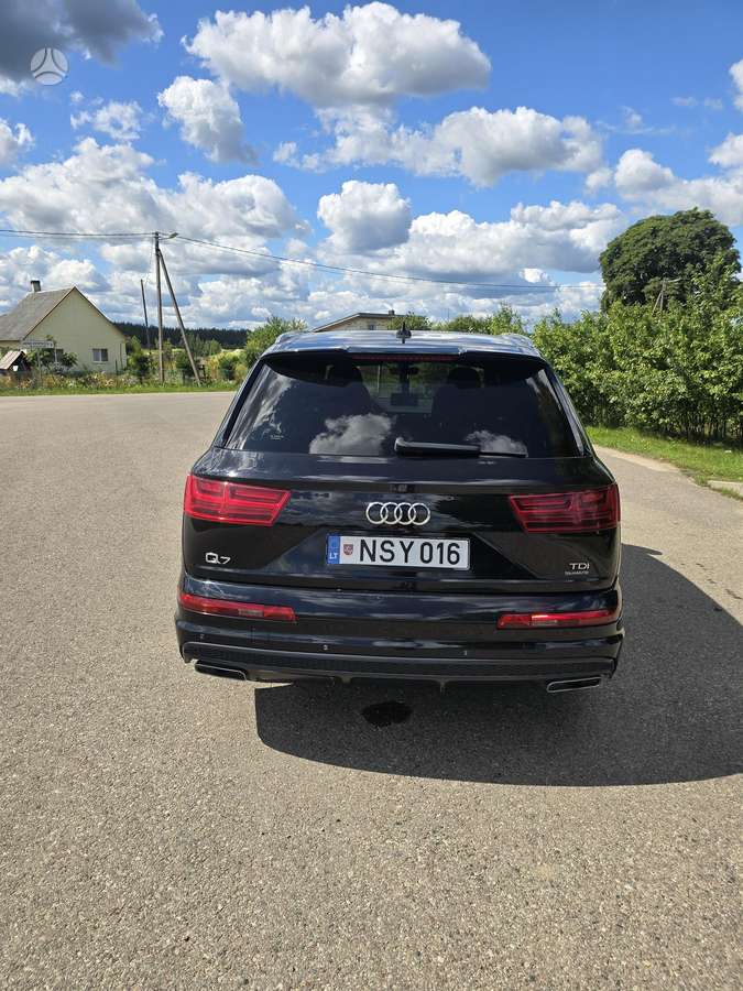 Audi Q7, off-road / crossover