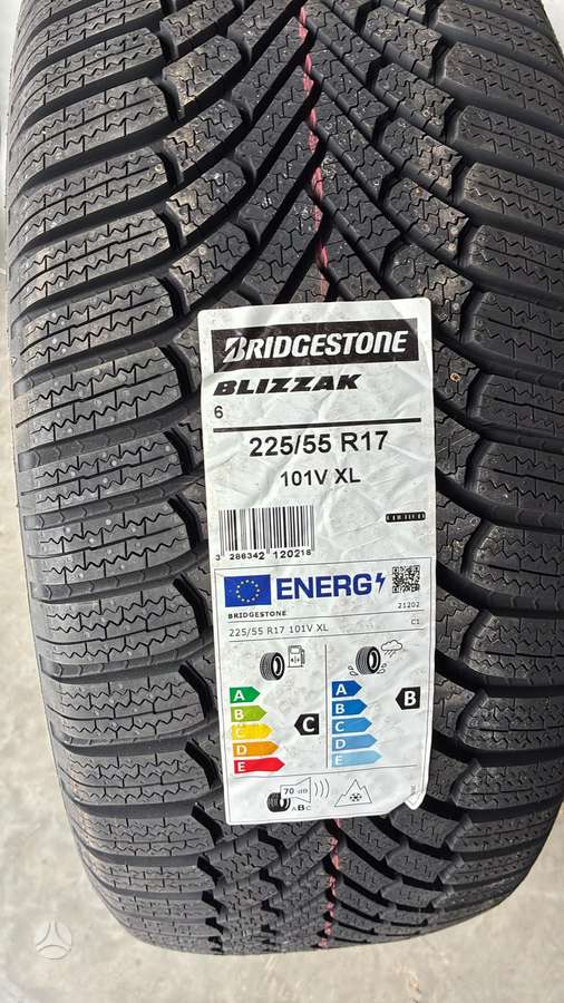 Bridgestone BLIZZAK 6, winter 225/55 R17
