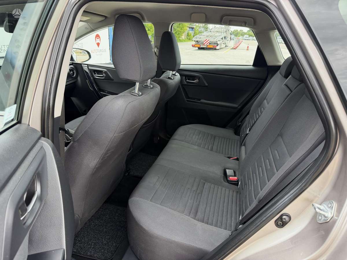Toyota Auris, 1.6 l., Универсал