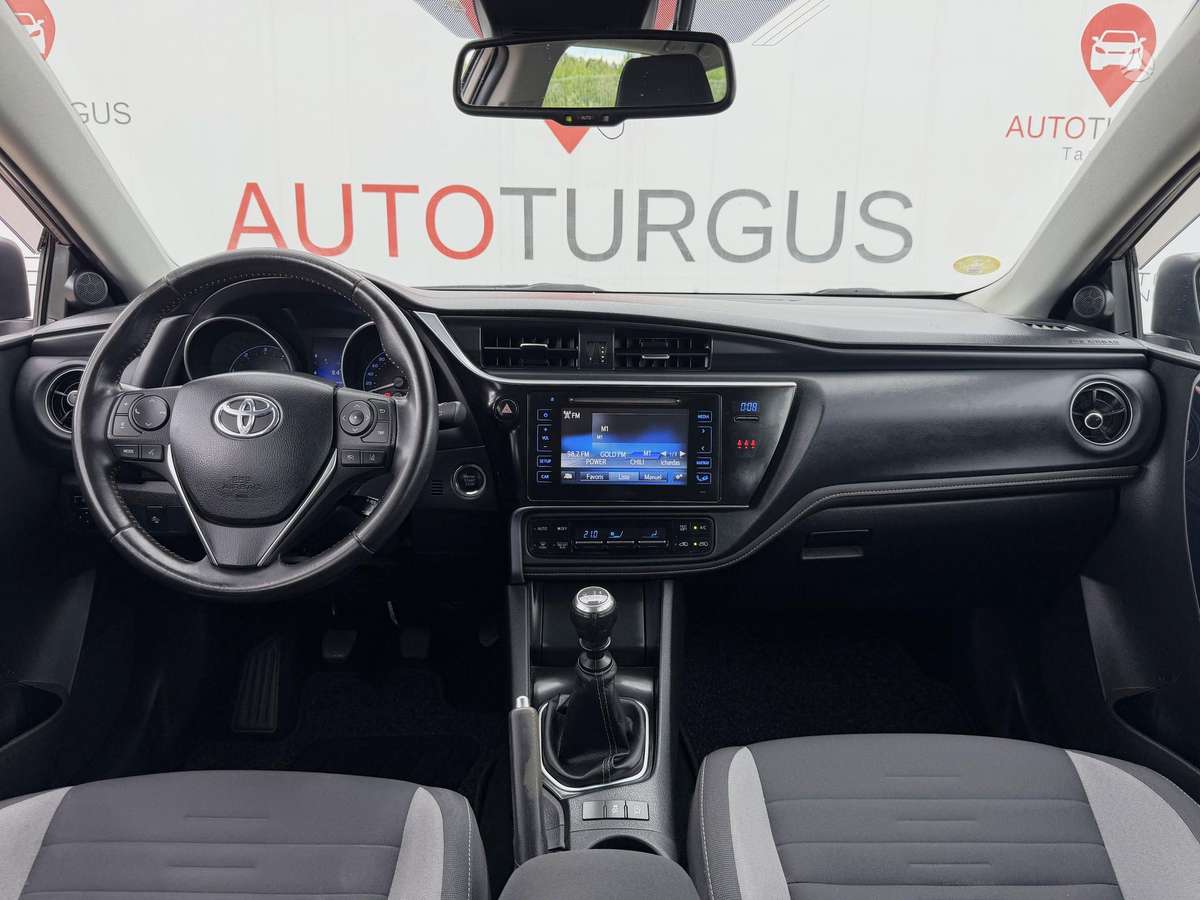 Toyota Auris, 1.6 l., Универсал