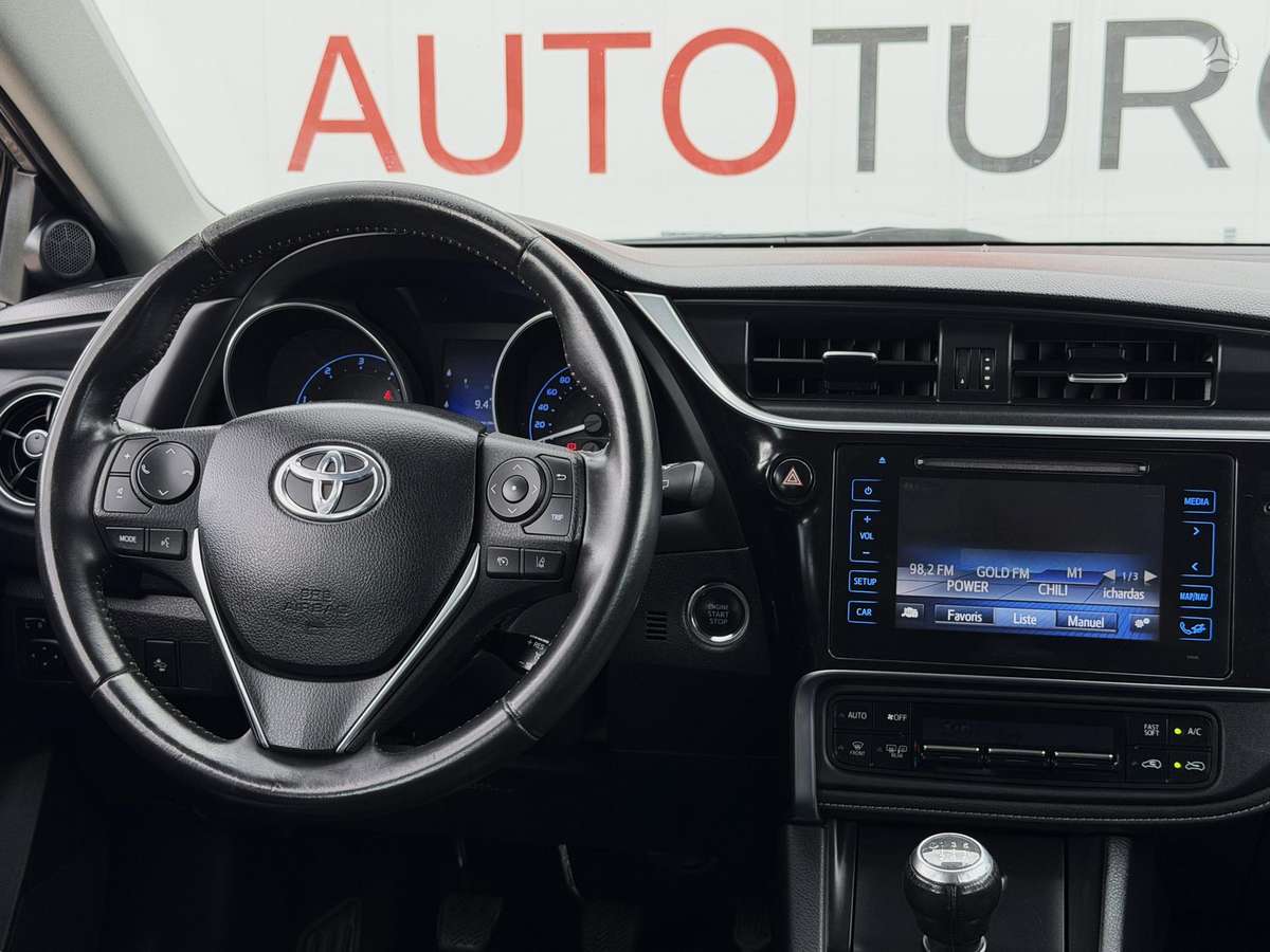 Toyota Auris, 1.6 l., Универсал