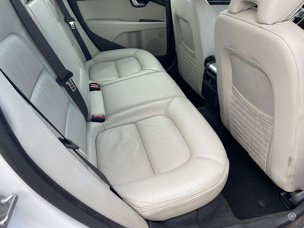 Volvo XC70, 2.0 l., Универсал