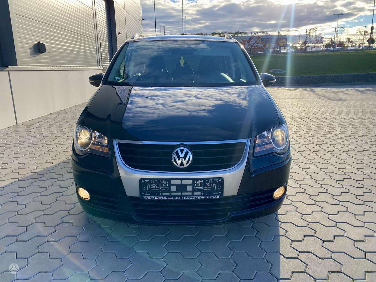 Volkswagen Touran - 2