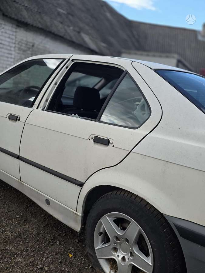 BMW 3 serija детали кузова