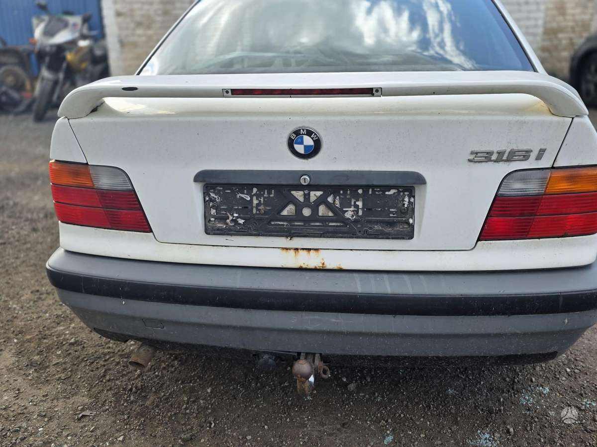 BMW 3 serija детали кузова