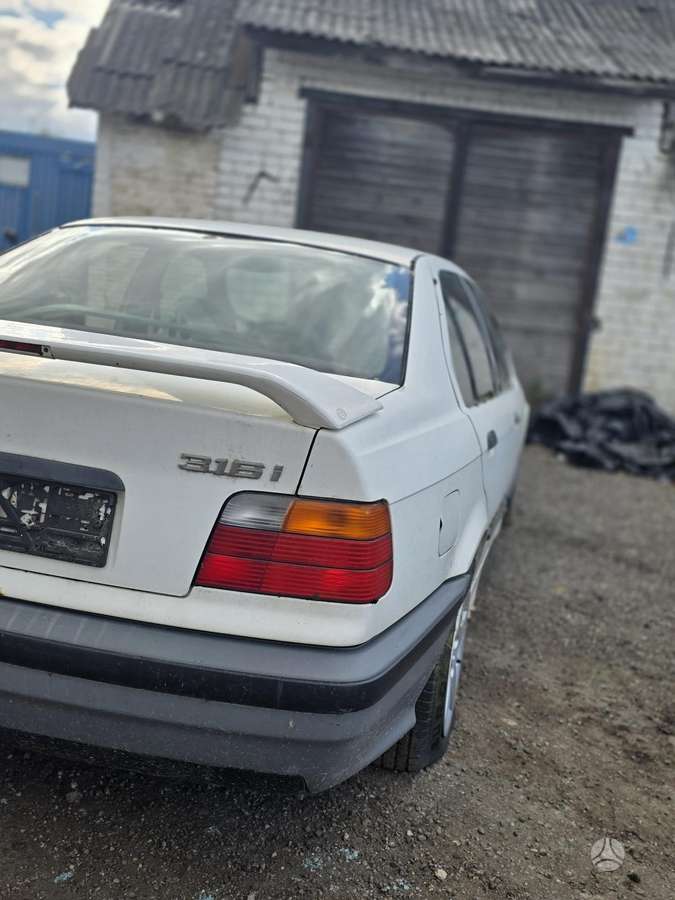 BMW 3 serija детали кузова