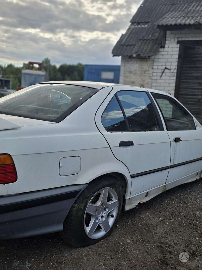BMW 3 serija детали кузова