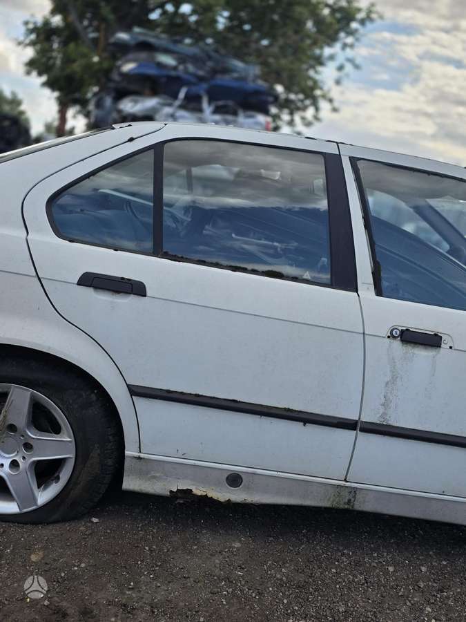 BMW 3 serija детали кузова