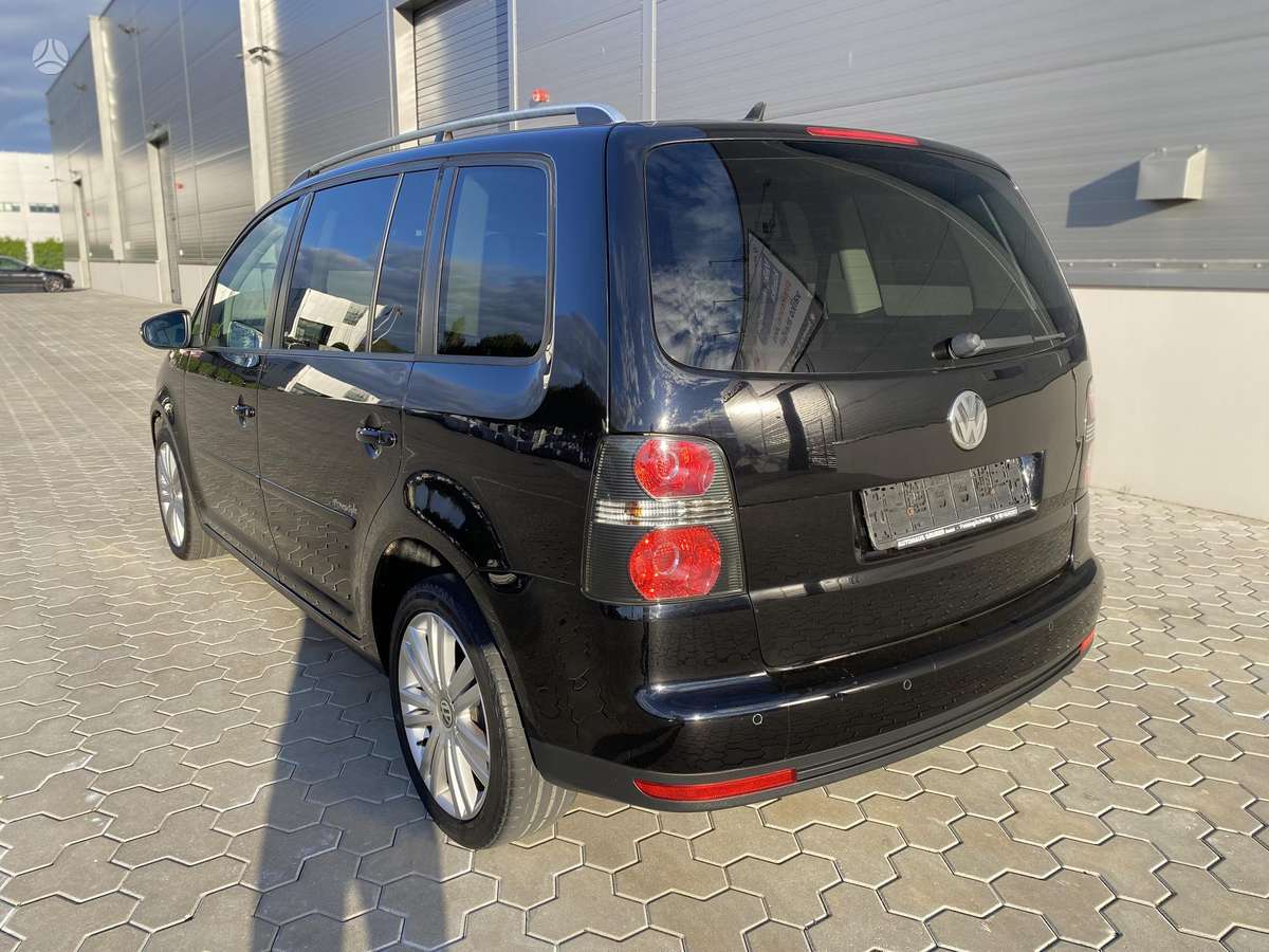 Volkswagen Touran - 5