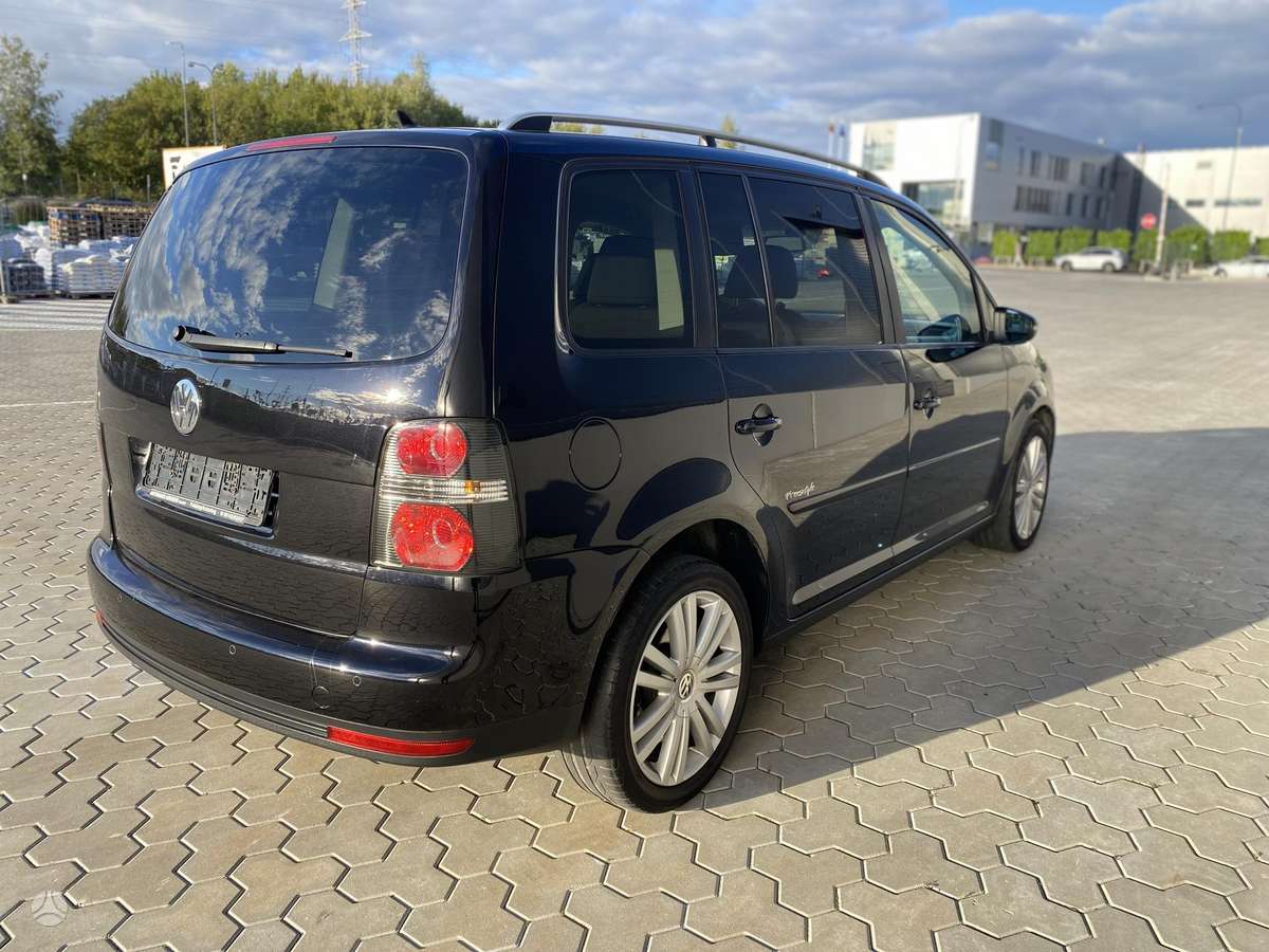 Volkswagen Touran - 6