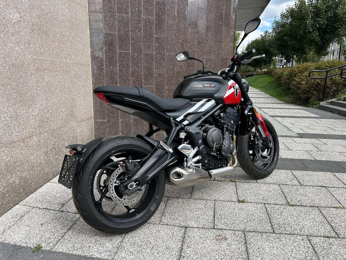 Triumph Trident 660cc, street / классические