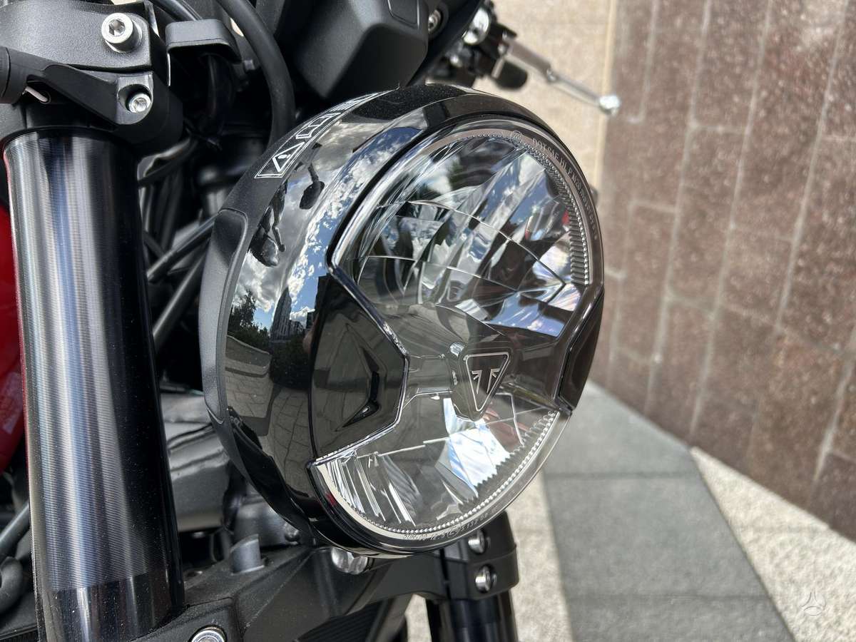 Triumph Trident 660cc, street / классические