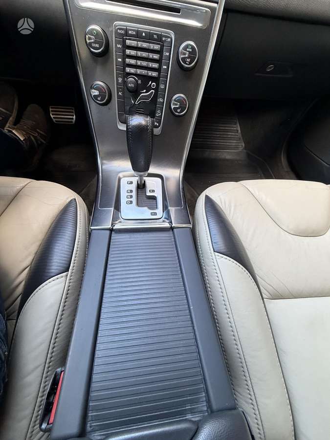 Volvo XC60 - 11