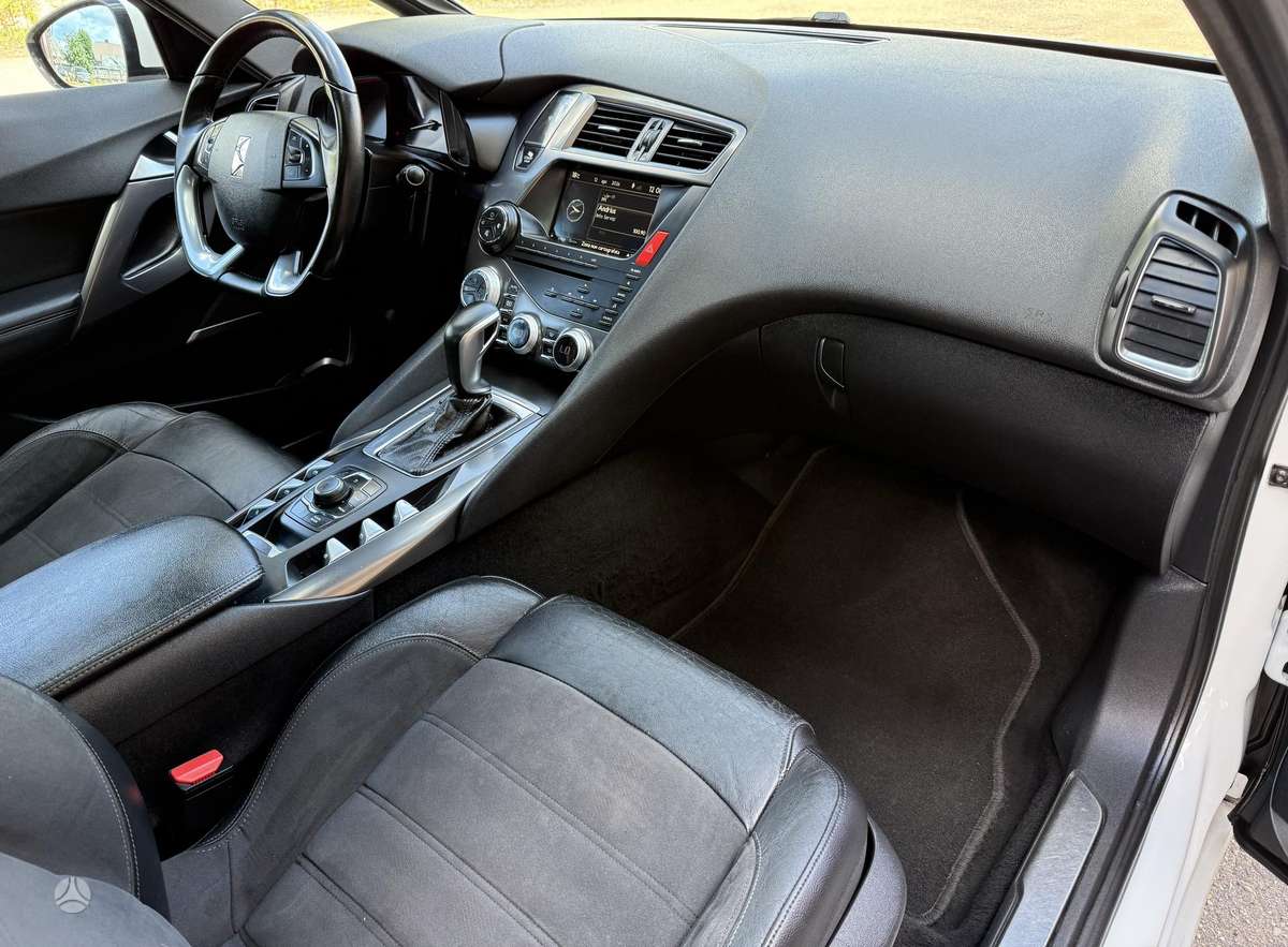 Citroen DS5, 2.0 l., hatchback