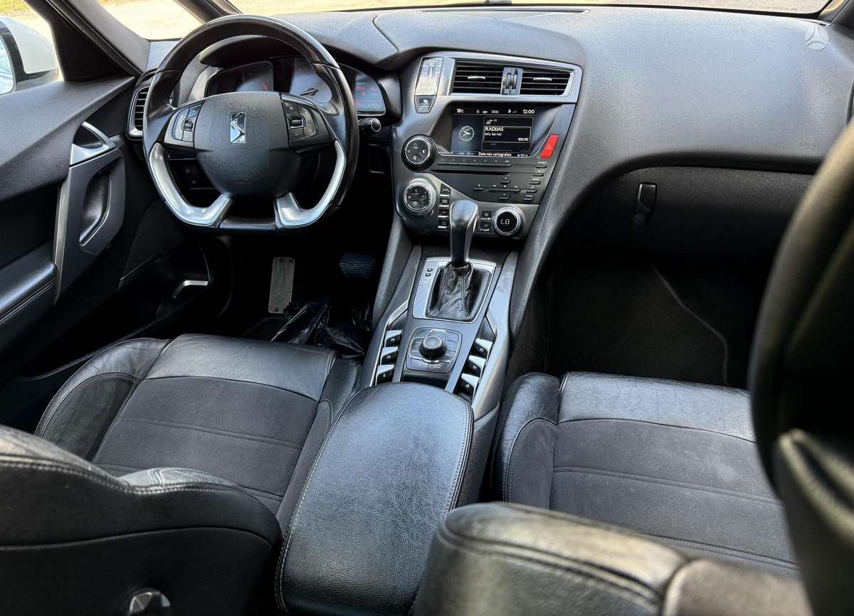 Citroen DS5, 2.0 l., hatchback