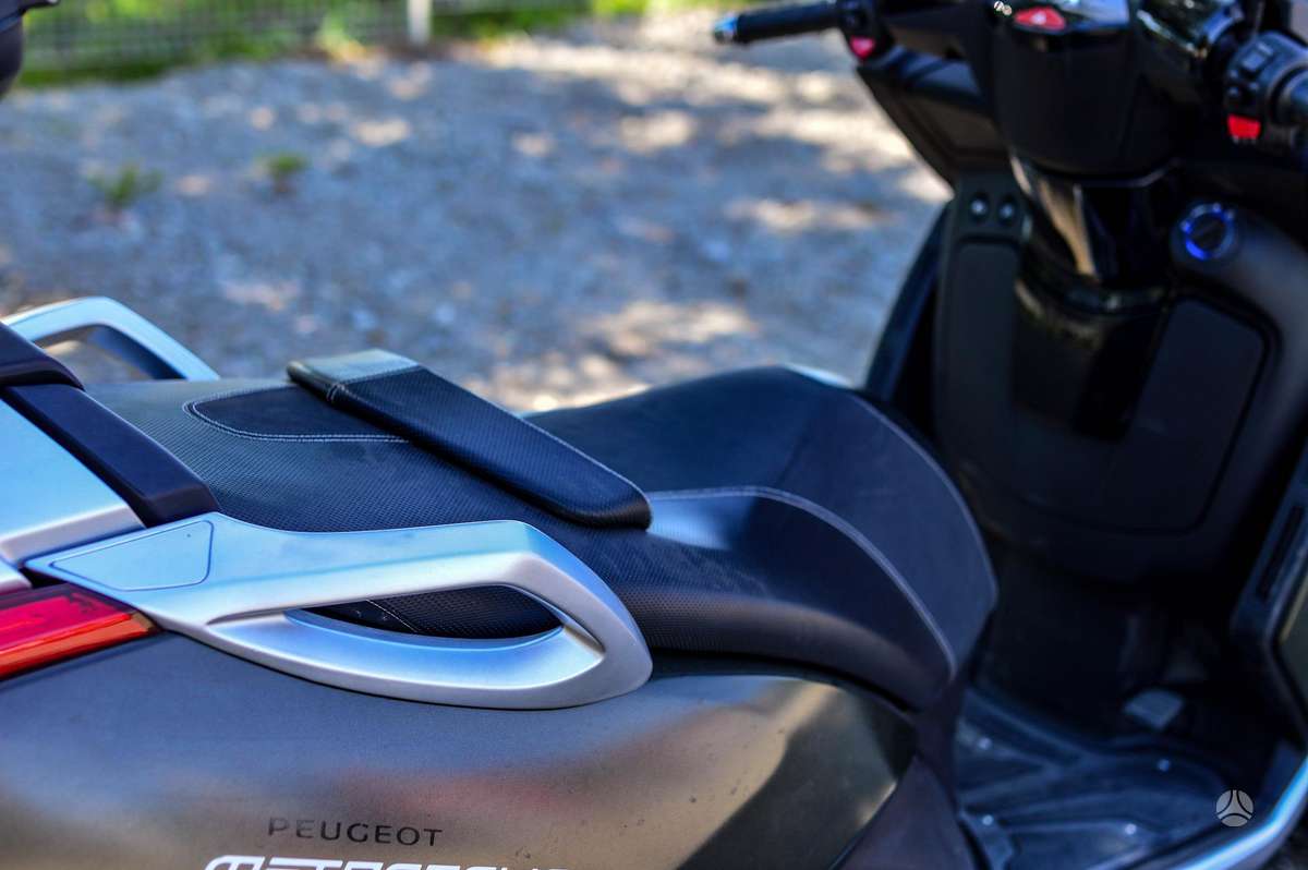Peugeot Metropolis 400cc, scooters / mopeds