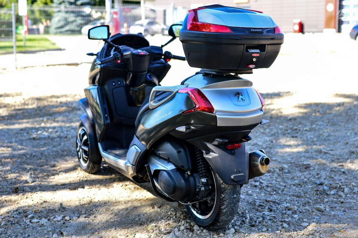 Peugeot Metropolis 400cc, scooters / mopeds