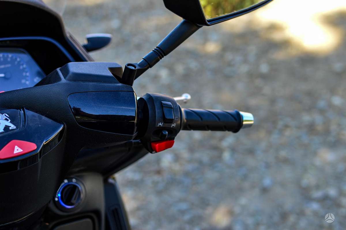 Peugeot Metropolis 400cc, scooters / mopeds
