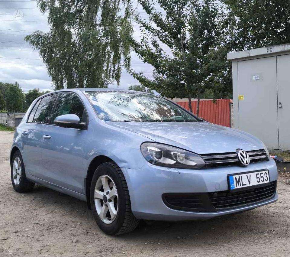 Volkswagen Golf - 1