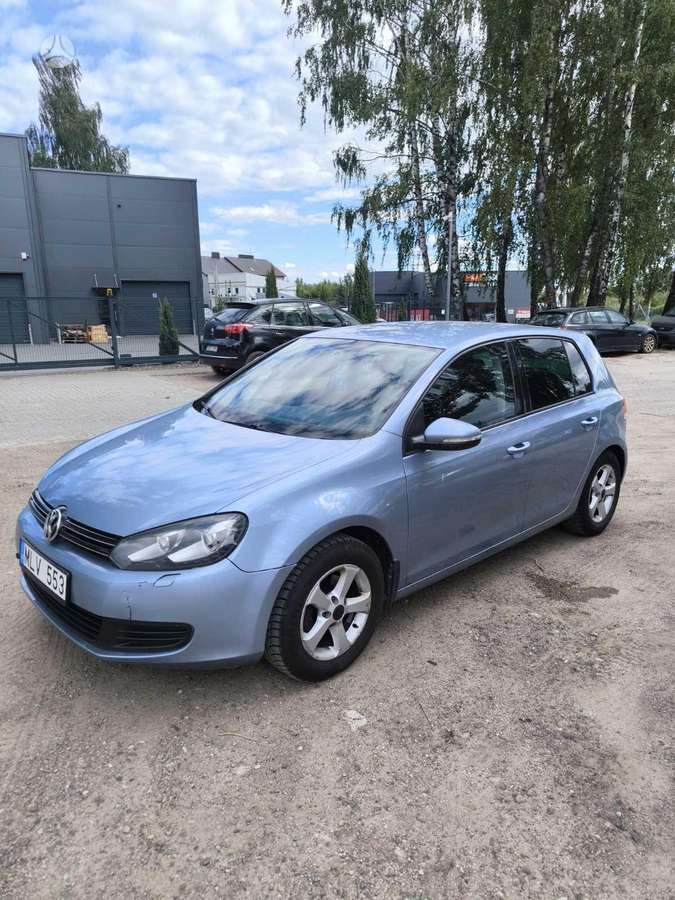 Volkswagen Golf - 4