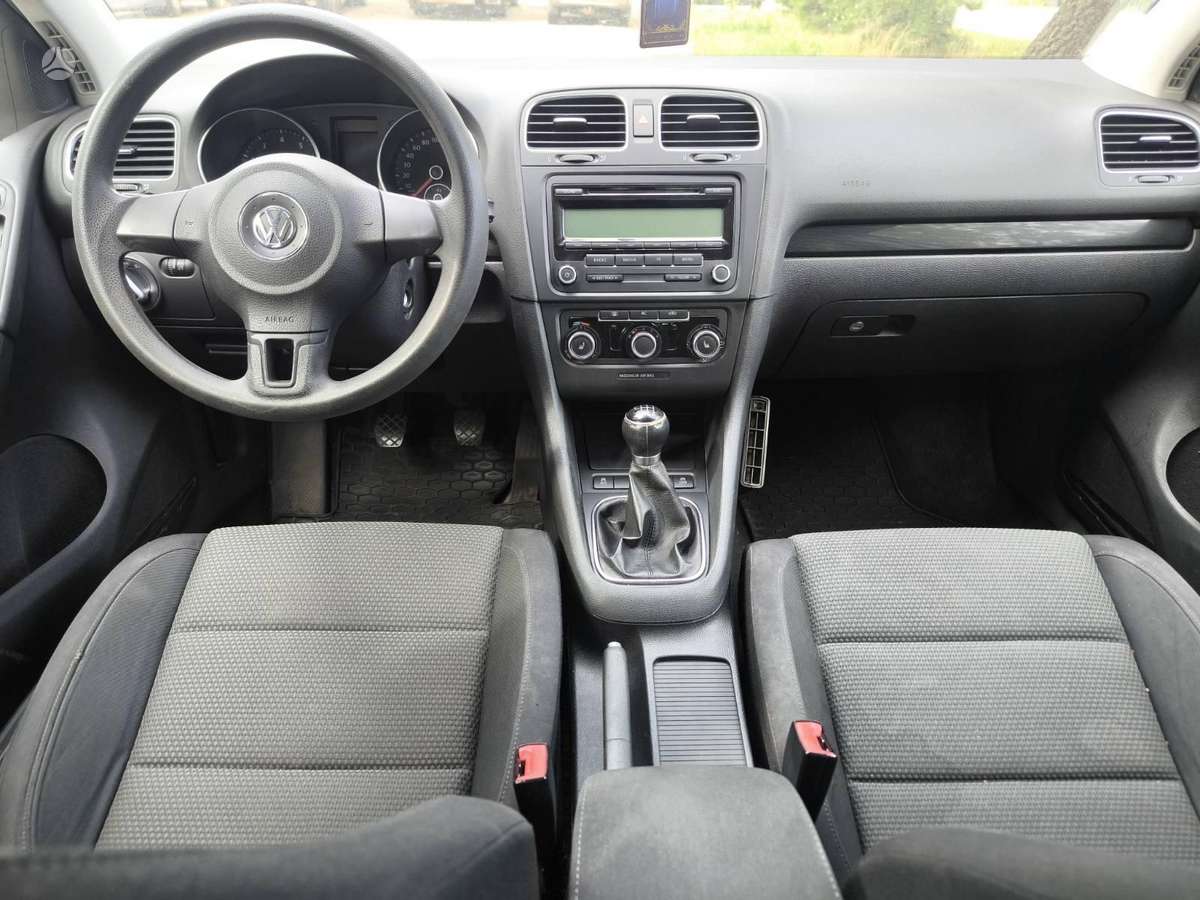 Volkswagen Golf - 11