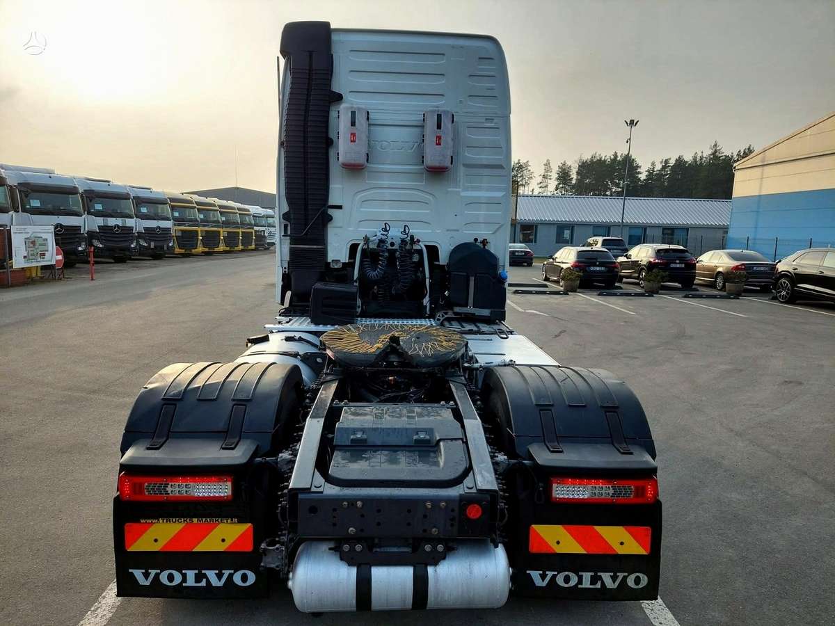 Volvo FH 460, double sleeper
