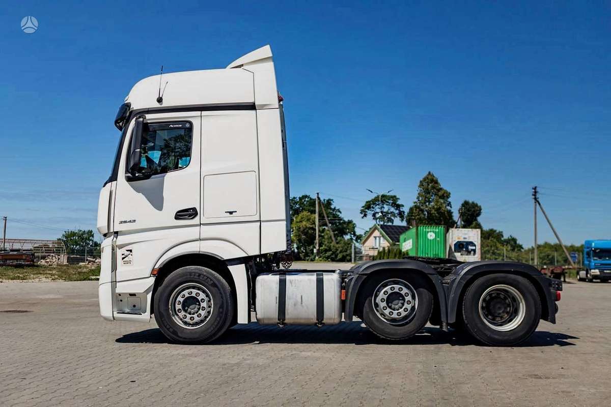 Mercedes-Benz Actros 2542 LS, single sleeper